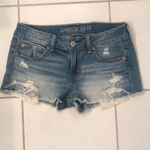 Size 4 American Eagle Jean Shorts that Stretch